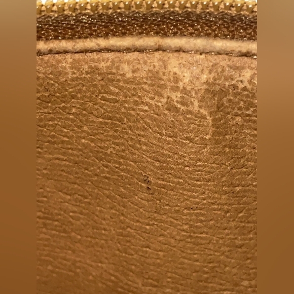 Authentic Gucci Micro GG Supreme Crossbody Bag - Picture 15 of 16